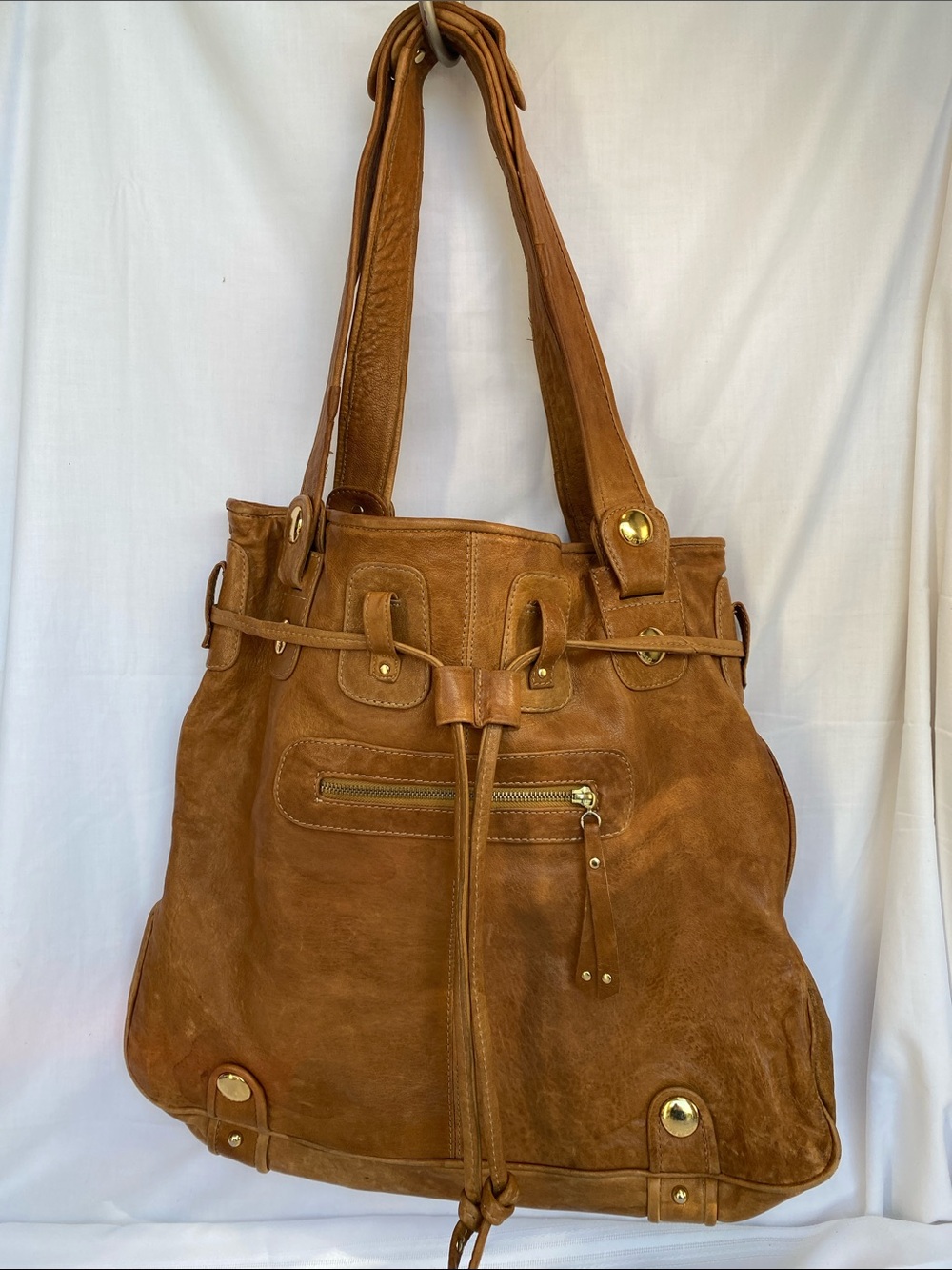 Gustto Leather Shoulder Bag Tote in Tan